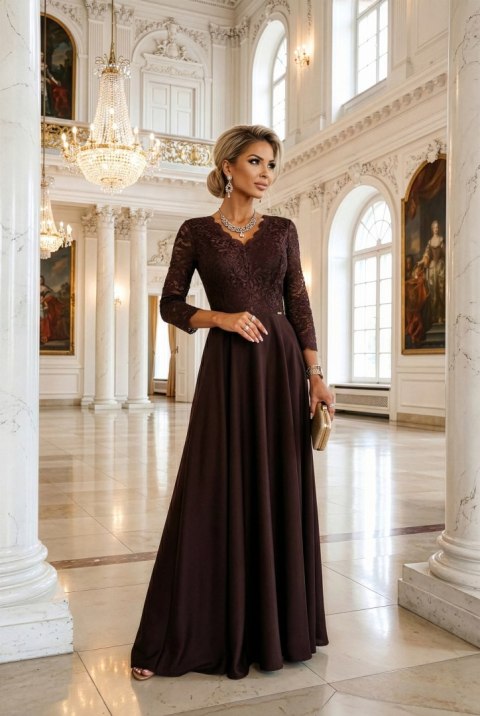 309-14 AMBER elegancka długa koronkowa suknia z dekoltem - czekolada - L