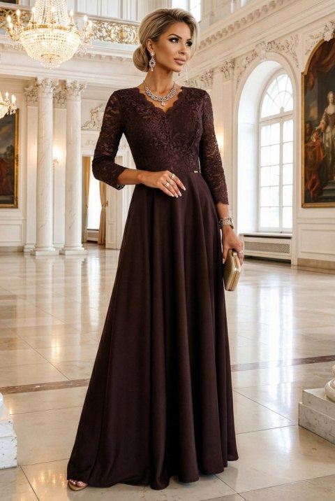 309-14 AMBER elegancka długa koronkowa suknia z dekoltem - czekolada - XXL