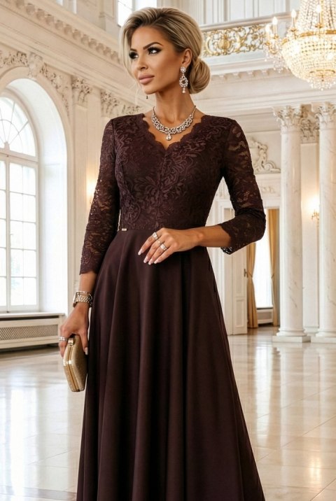 309-14 AMBER elegancka długa koronkowa suknia z dekoltem - czekolada - XXL