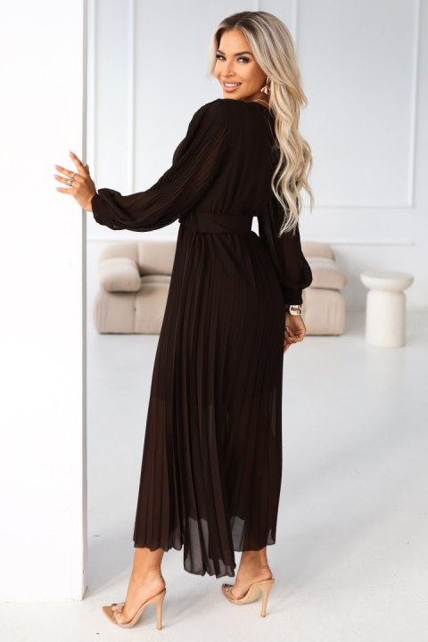 414-11 KLARA plisowana elegancka sukienka midi z paskiem i dekoltem - czekoladowa - UNI