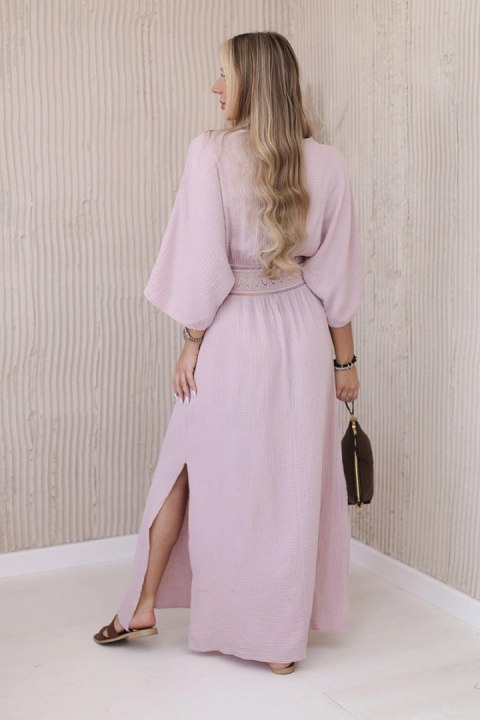 Sukienka muślinowa z haftem w talii ciemno różowa