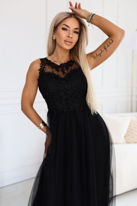 672-4 Romantyczna sukienka maxi z haftowaną koronką i tiulem - czarna - UNI
