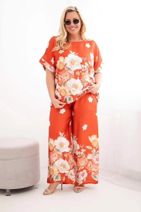 Komplet damski Plus Size z bluzką i spodniami w kwiaty z szeroką nogawką rudy