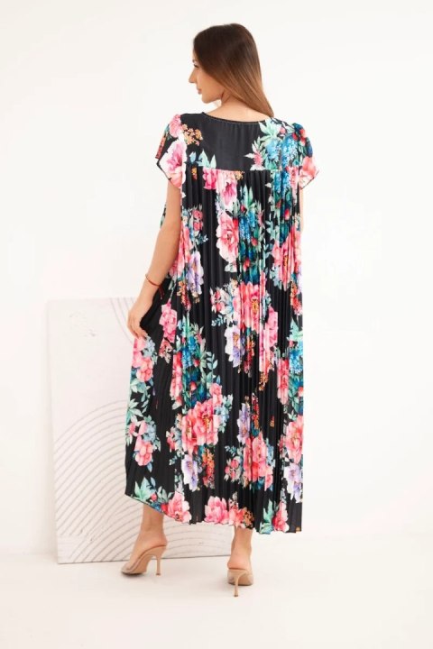 Czarna plisowana sukienka Plus Size w kwiatowy wzór