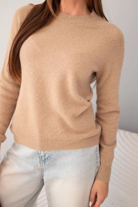 Sweter damski z baby alpaki z długim rękawem i okrągłym dekoltem camelowy