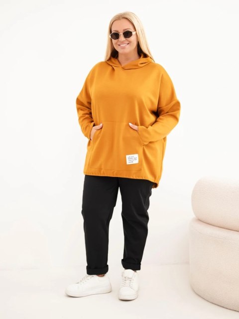 Bluza damska Plus Size masełko z kapturem i kieszenią kangurką musztardowa