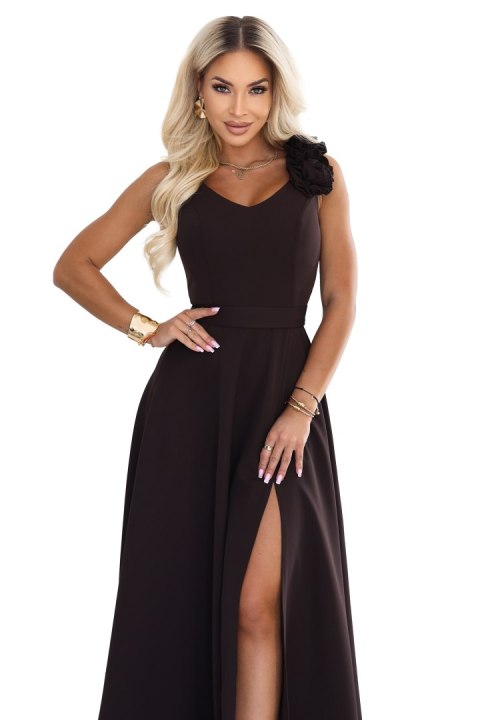 643-10 Elegancka wieczorowa suknia maxi z rozcięciem i różami - czekoladowy brąz - XS