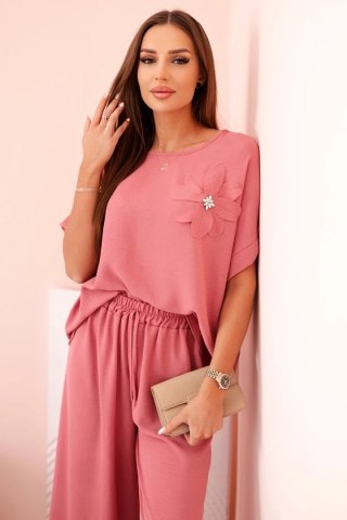 Komplet damski z wiskozy z ozdobnym kwiatem i szerokimi spodniami ciemny różowy