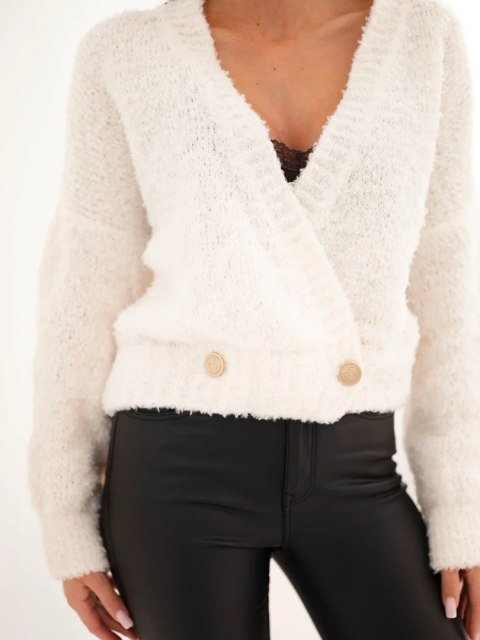 Sweter damski z moherem kopertowy z ozdobnymi guzikami ecru