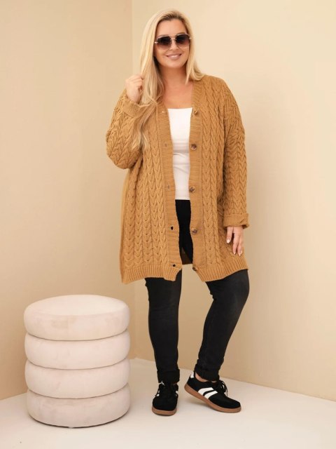 Kardigan damski Plus Size z guzikami i wzorem warkoczowym camelowy