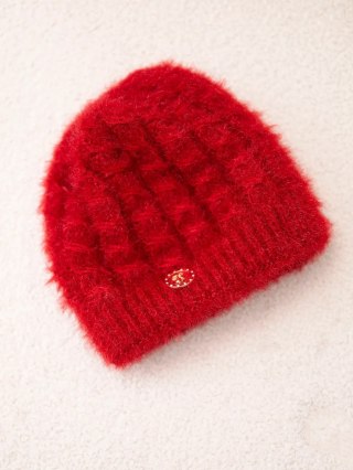 Czapka damska prążkowana z puszystą fakturą czerwona