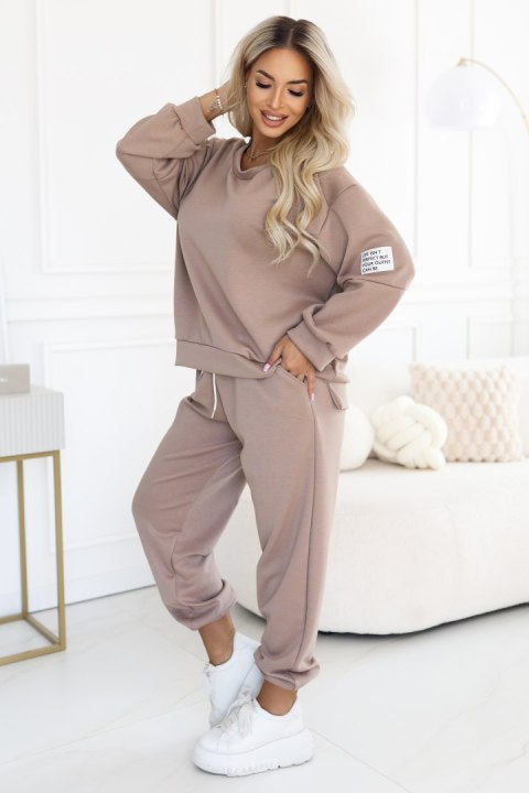 689-1 Komplet dresowy damski z bluzą oversize i spodniami z wiązaniem - cappuccino - UNI