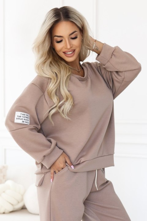 689-1 Komplet dresowy damski z bluzą oversize i spodniami z wiązaniem - cappuccino - UNI