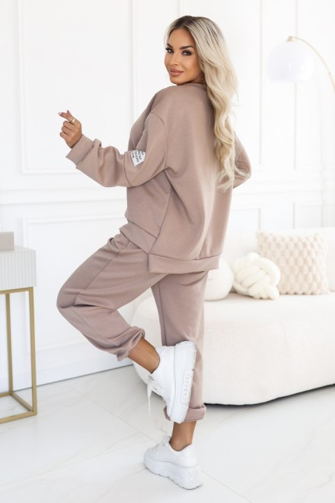 689-1 Komplet dresowy damski z bluzą oversize i spodniami z wiązaniem - cappuccino
