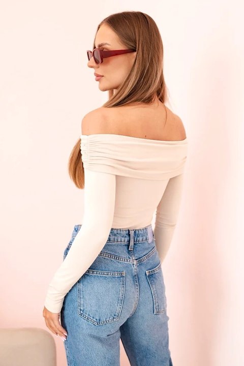 Bluzka body damska z długim rękawem i odkrytymi ramionami beżowa