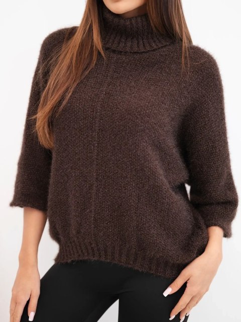 Sweter z golfem brązowy