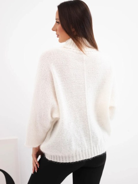 Sweter z golfem ecru