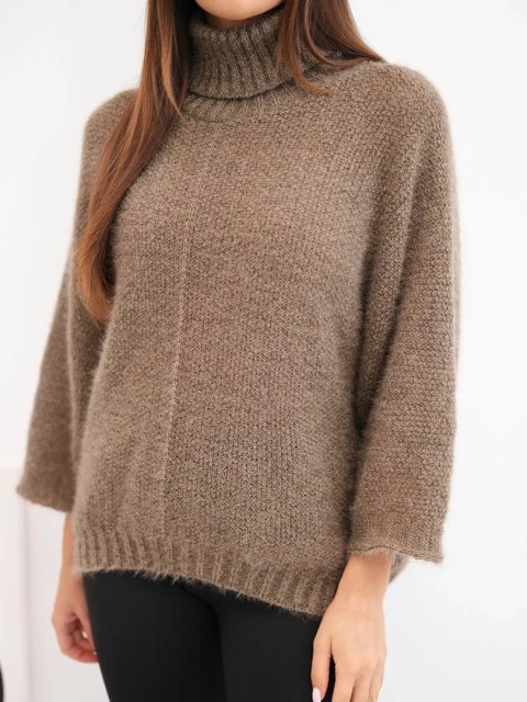 Sweter z golfem fango