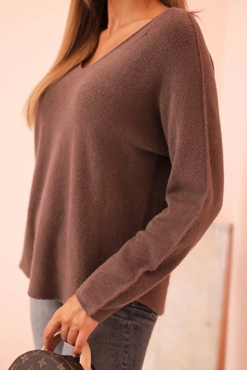 Sweter damska z wiskozą z dekoltem w serek mocca