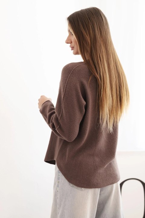 Sweterek damska z wiskozy z długim rękawem i okrągłym dekoltem mocca