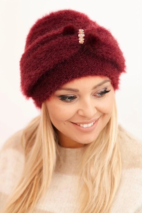 Czapka damska zimowa puszysta z ozdobą i futerkiem bordowa