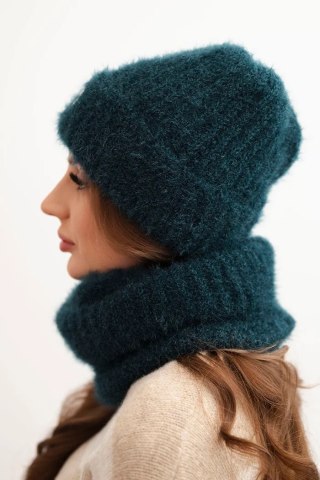 Komplet damski czapka i komin zimowy puszysty z ozdobnym emblematem morski