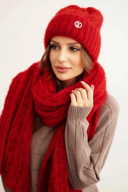 Komplet damski czapka i szalik prążkowany z ozdobą czerwony