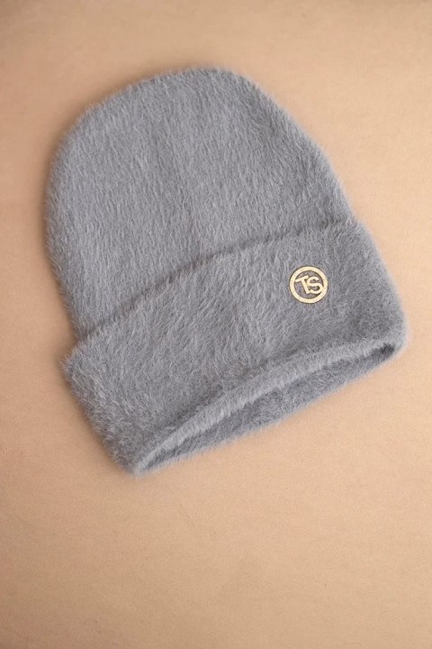 Czapka damska miękka z alpaki z ozdobną blaszką szara