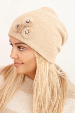 Czapka damska z ozdobnymi futrzanymi kwiatami elegancka camelowa