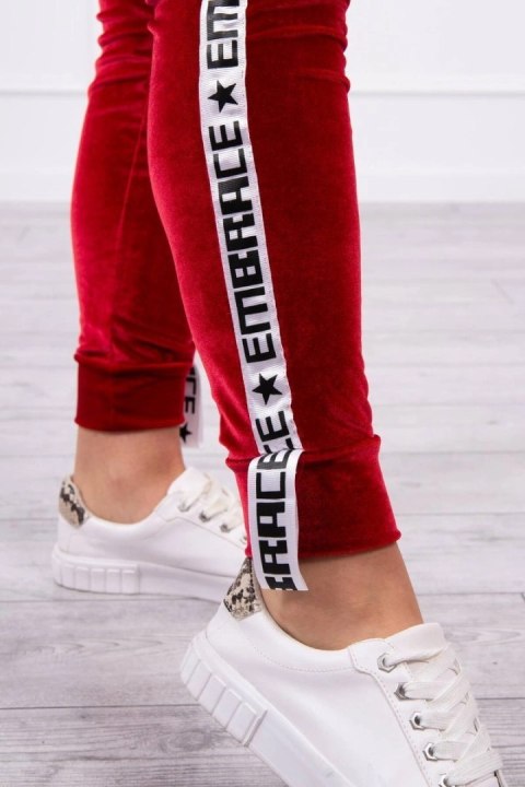 Komplet welurowy z ozdobnymi taśmami czerwony