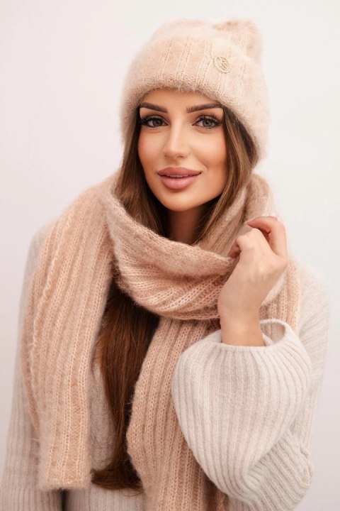 Komplet damski czapka i długi szalik z miękkiej przędzy beżowy