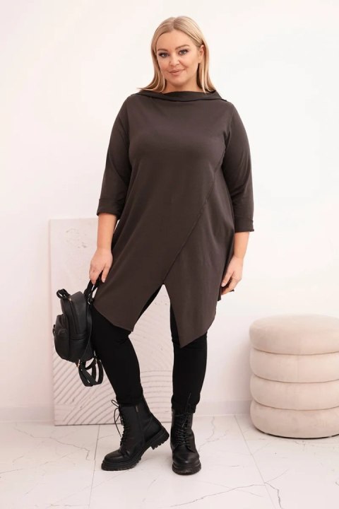 Bluzka damska bawełniana Plus Size asymetryczna z podwijanym rękawem brązowa